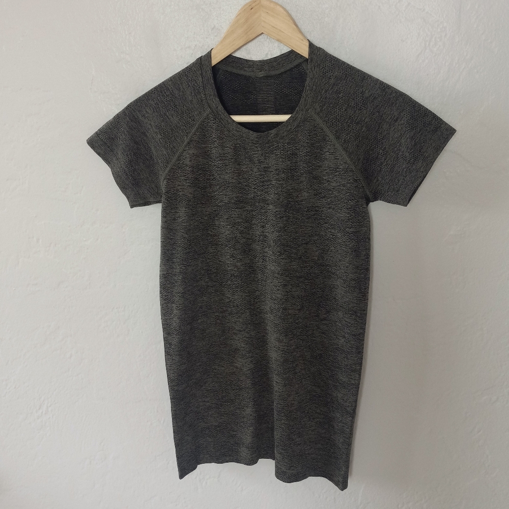 Lululemon Swiftly Short Sleeve 2.0 Crew Variegated Mesh Camo Black/ Grey Sage 6 - Picture 5 of 15